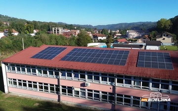 Srednjoškolski centar u Loparama sam sebi proizvodi struju, ušteda blizu 8.000 KM godišnje