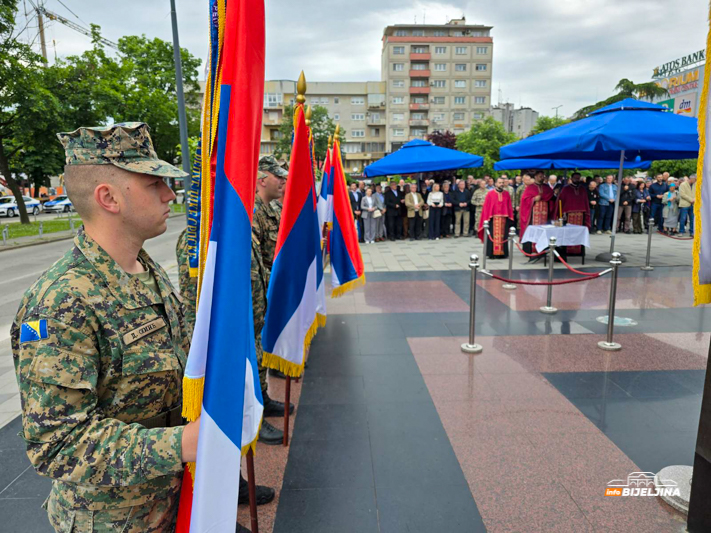 Bijeljina: Odata počast borcima koji su živote dali za slobodnu Srpsku (FOTO)