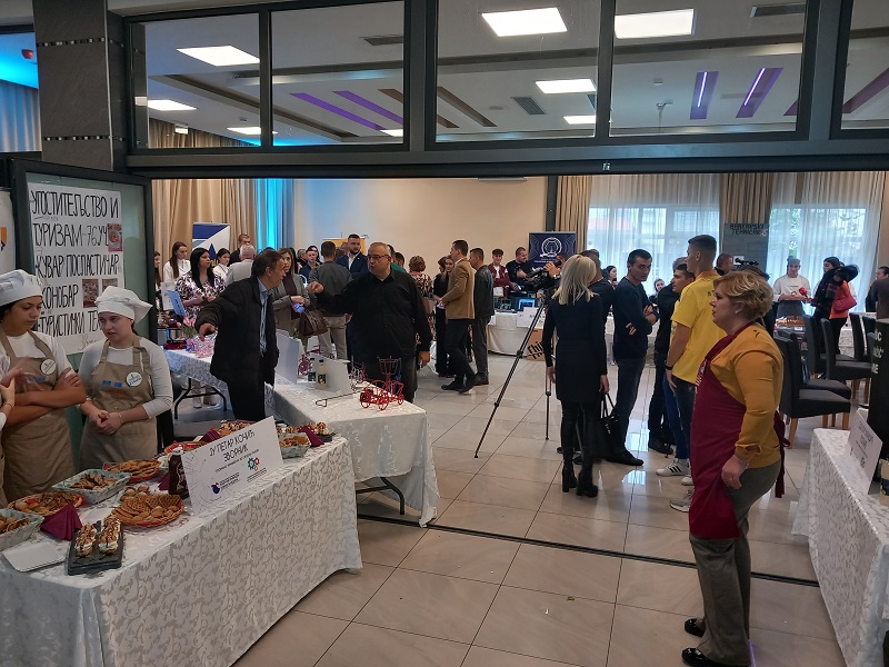 Privredna komora Bijeljina podržala deficitarna zanimanja – pravilnim izborom do sigurnog posla (FOTO)