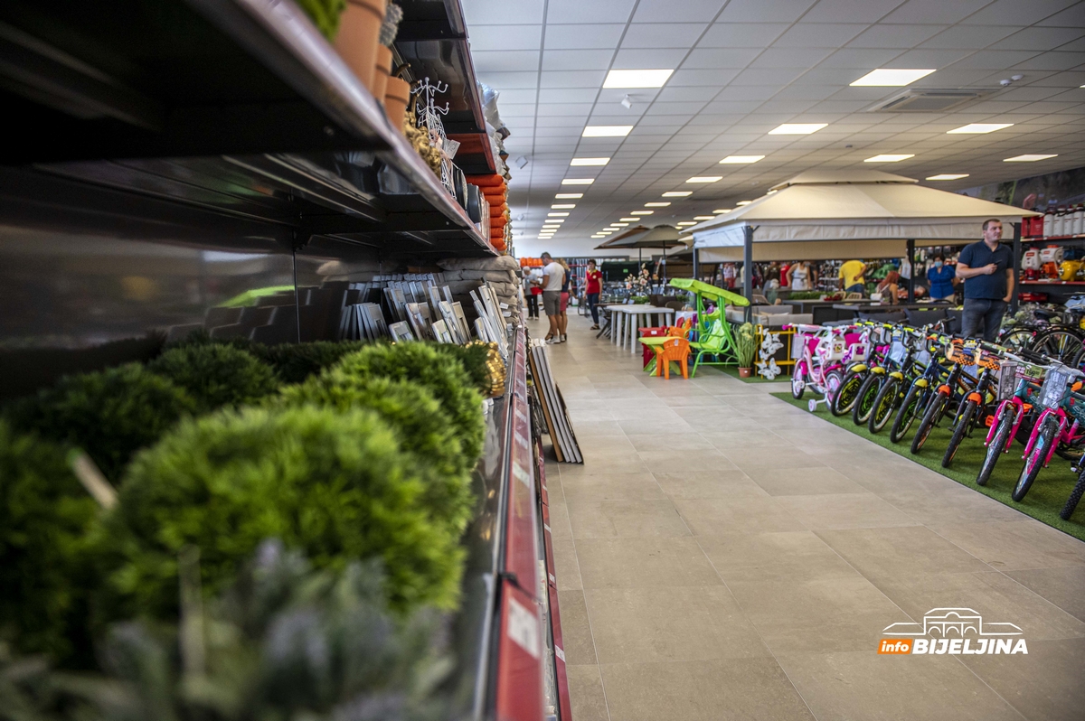 TC VERNO počeo sa radom u Bijeljini, FANTASTIČNE AKCIJE, POPUSTI DO 50% (FOTO)