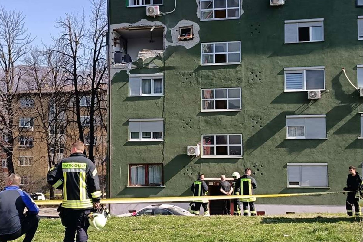 Eksplozija raznijela stan: Teško povrijeđeni supružnici, izbijeni zidovi s obje strane zgrade u Zenici