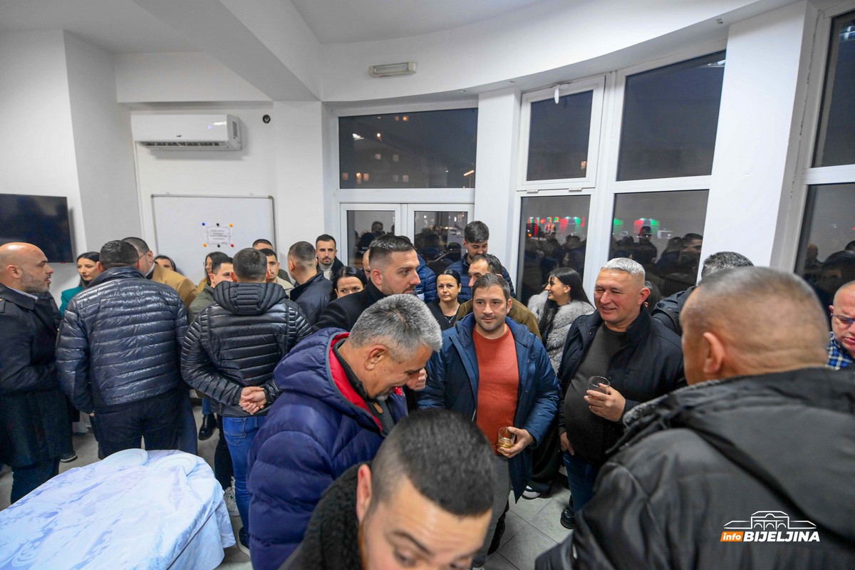 U Bijeljini otvorene prostorije Pokreta Jedinstvena Srpska: “Radom ćemo postići ozbiljan rezultat” (FOTO)