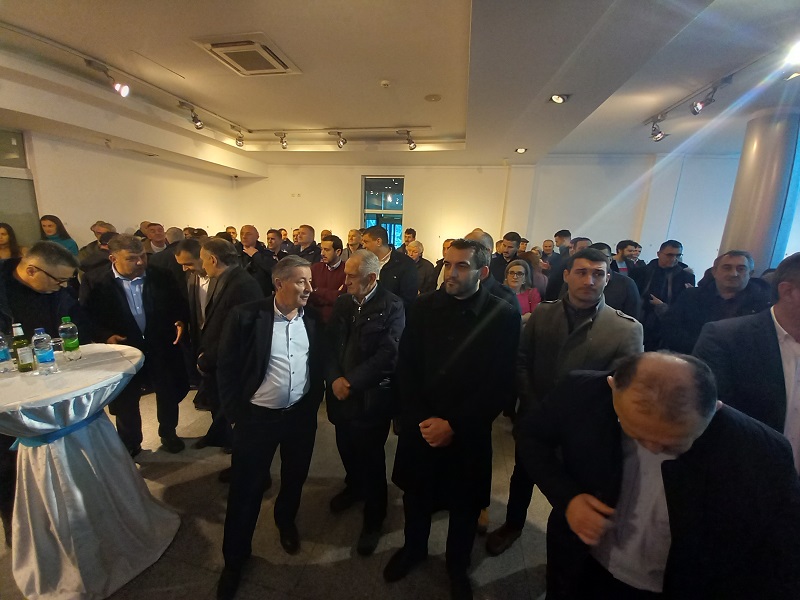 Bijeljina: Položeni vijenci povodom Dana Republike, Grad organizovao svečeni prijem (FOTO)