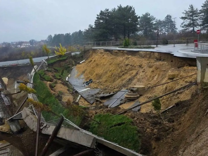 Haos u Kragujevcu: Obrušavaju se potporni zidovi i dio pristupne saobraćajnice