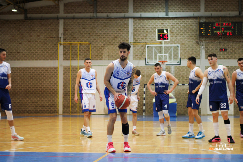 Košarkaši Radnika savladali ekipu Drine (FOTO)