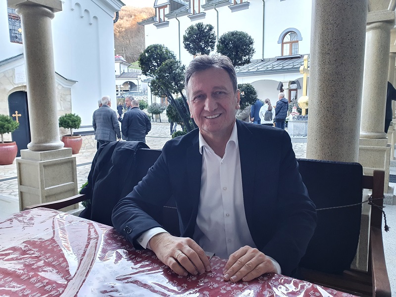 Vaskršnja čestitka Vasilija Perića: Sabornost čuva naš rod!