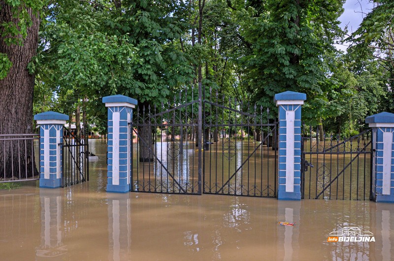Ovako su u vrijeme velike poplave izgledali dijelovi Bijeljine (FOTO)