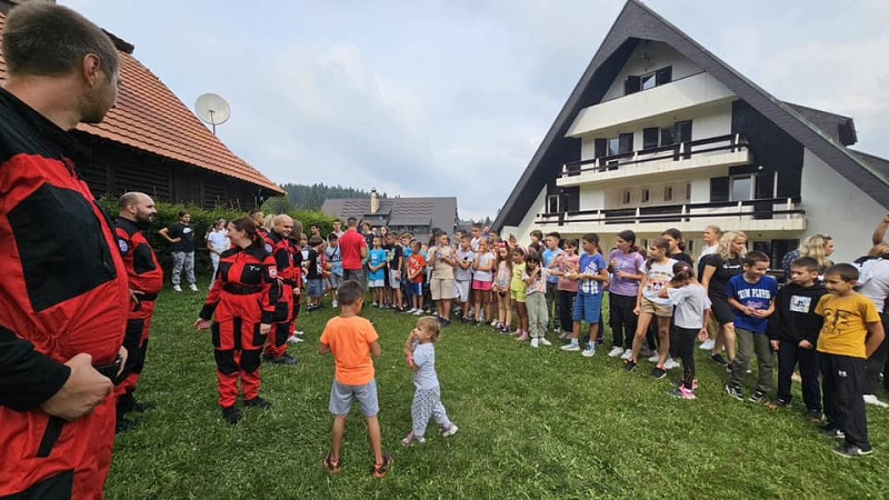 Gorska služba spasavanja – Stanica Bijeljina održala treninge za mališane na Tari (FOTO)