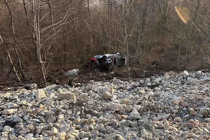 Poznato stanje porodice iz BiH koja se autom SURVALA U PROVALIJU u Crnoj Gori