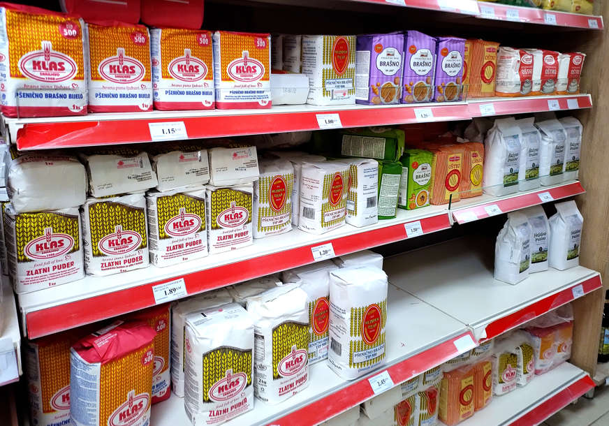 Prvo je nestala čokolada od 100 grama, a sa skupljom pšenicom proizvođači imaju i nove trikove (FOTO)