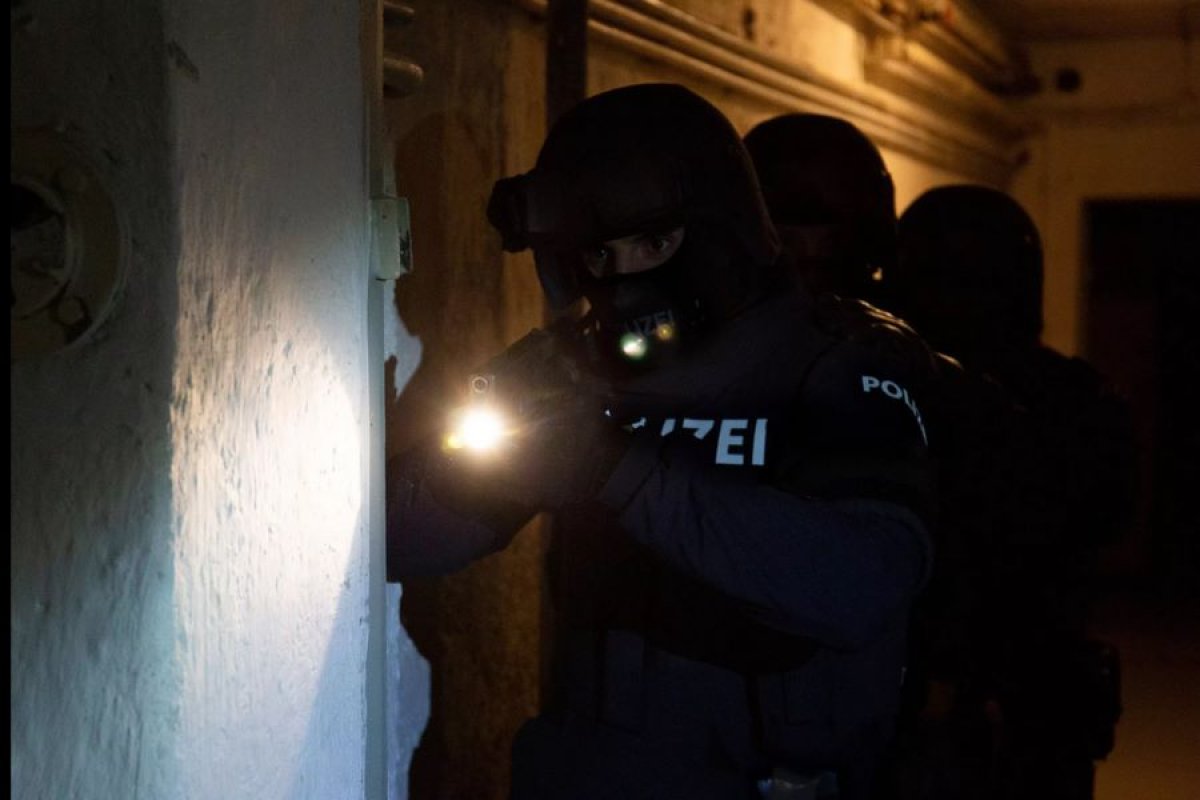 Specijalci uhapsili lopova iz BiH, pištoljem prijetio prolaznicima