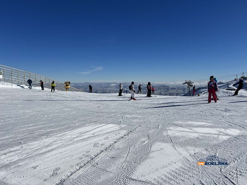 Zimska sezona u punom jeku, skijaši pohrlili na planine