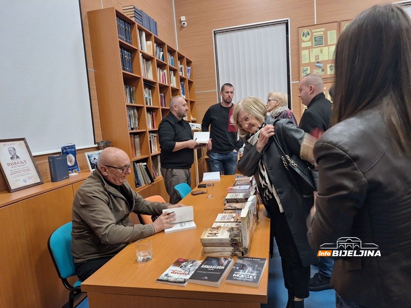 Vlado Arsić i Nenad Milkić u Han Pijesku: Od opasnosti koje vrebaju djecu do antiratnih priča (FOTO)