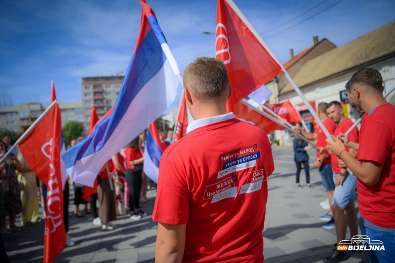 Bijeljinski SNSD: Danas drugi počinju kampanju, mi nastavljamo sa radom (FOTO)