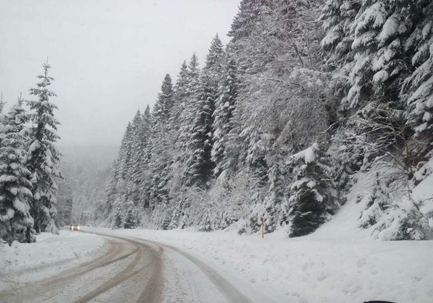 Snijeg stigao I U HERCEGOVINU, napadalo oko 6 cm bijelog pokrivača