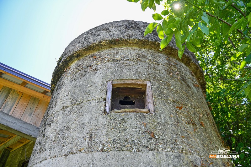 Njemački bunker u dvorištu Blagojevića: Nema nikakvu namjenu, ali nas je više puta spasio (FOTO)