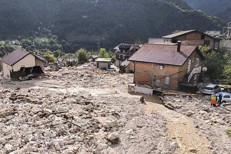 Srpski fudbaler donirao novac za poplavljena područja u BiH