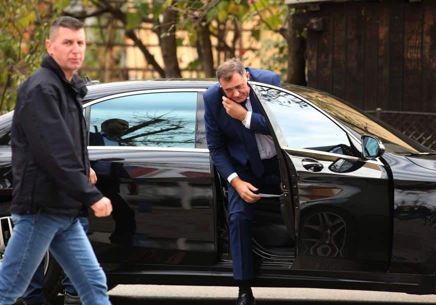 Dodik nabavlja automobil od 316.000 KM, evo šta vozilo mora imati