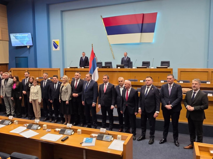 Nova Vlada Republike Srpske sa pet novih ministara: Ko su ljudi u kabinetu Save Minića