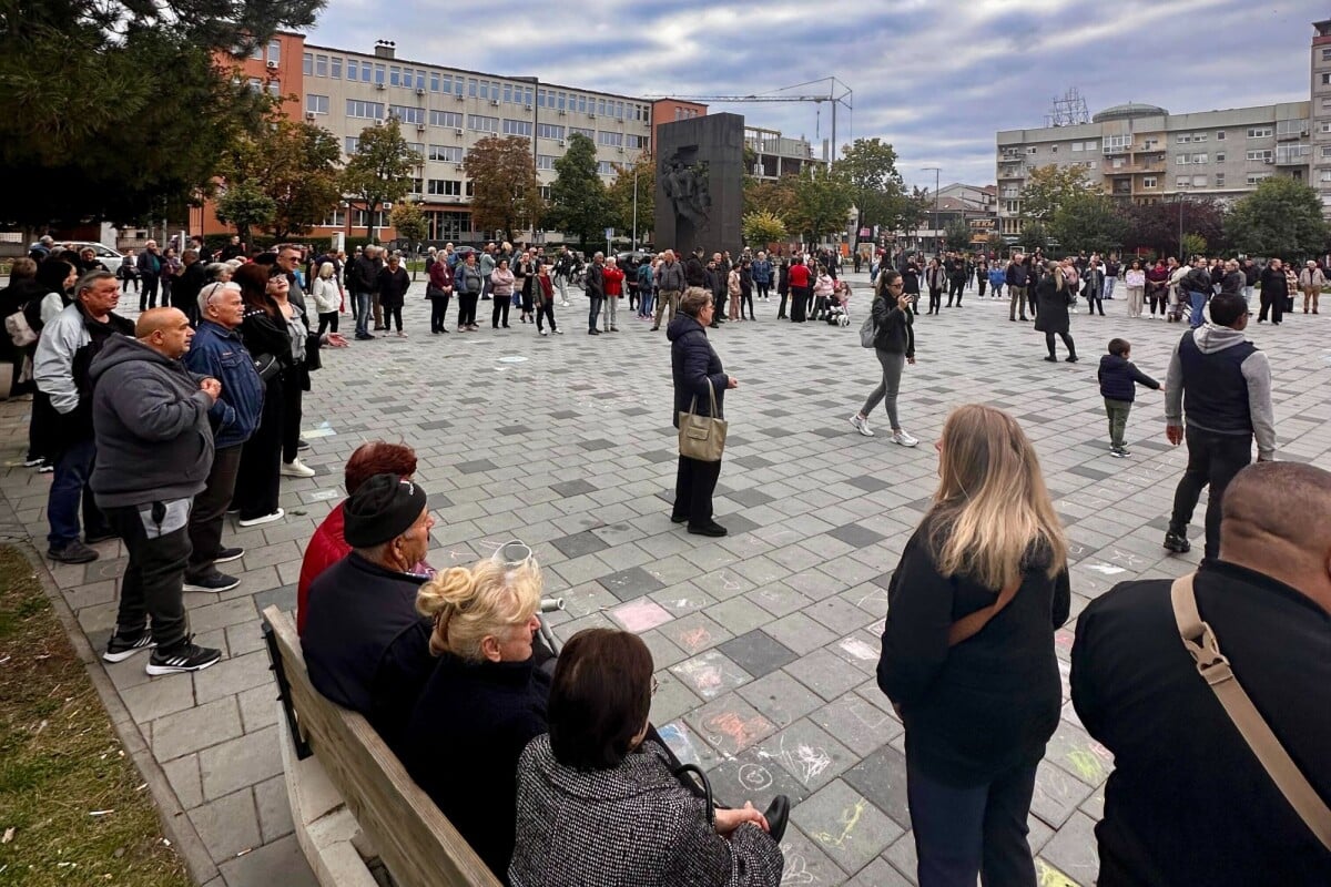 Stotine građana Bijeljine okupilo se u čast Halida Bešlića, mališani pjevali najveće hitove