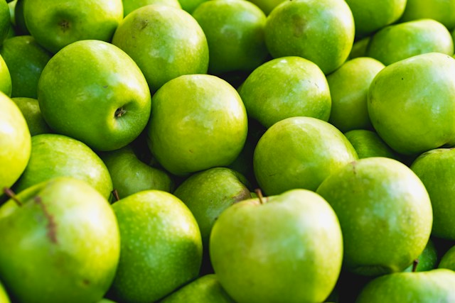 Treba li guliti jabuke iz supermarketa? Ljekar upozorio na vosak, ali evo šta kažu dokazi