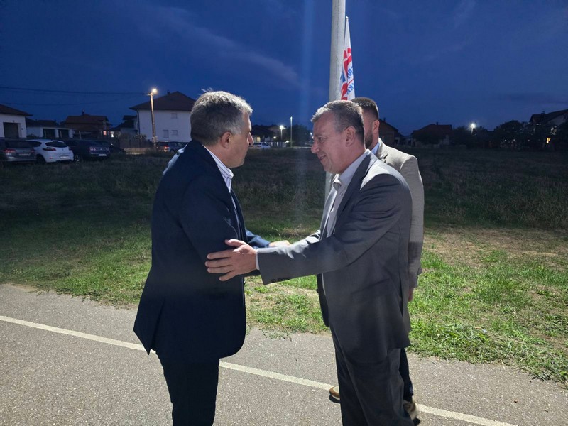 Tribina DEMOS-a u mjesnoj zajednici Ledinci: Puna podrška dr Mikajlu Laziću (FOTO)