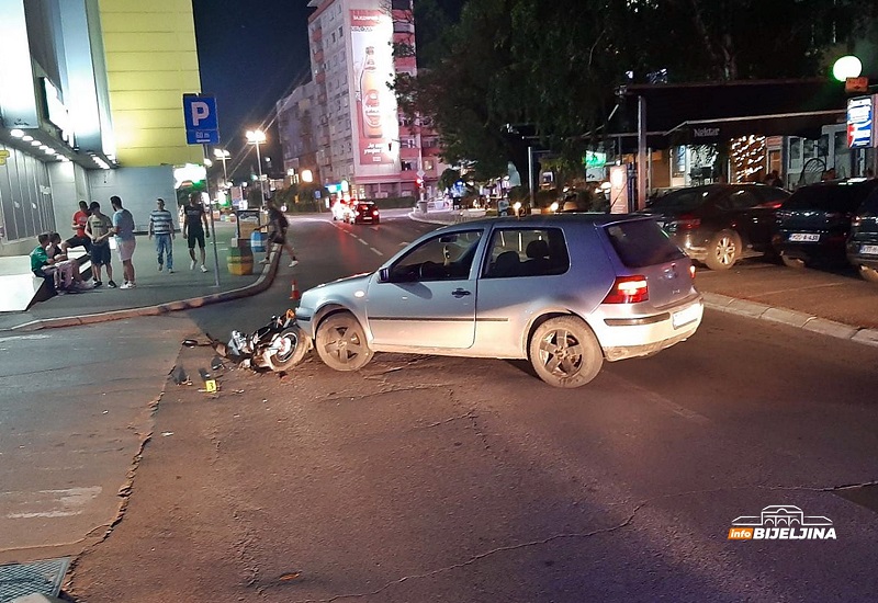 Nezgoda u centru Bijeljine, vozač mopeda prevezen na Urgentni blok 