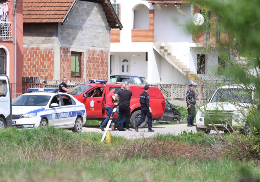 Bager počeo da kopa u dvorištu kuće poslije odlaska OSUMNJIČENOG UBICE