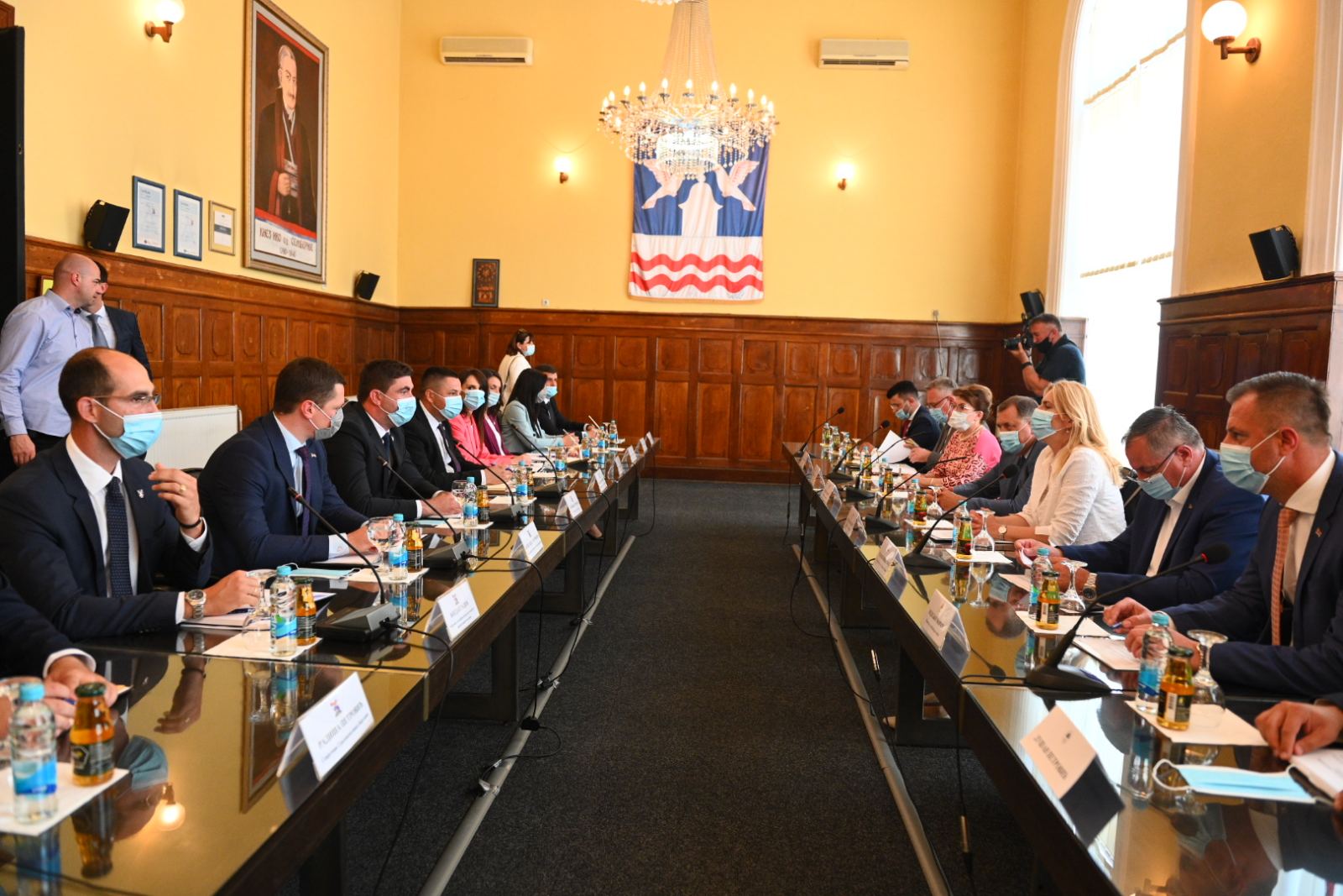 Počeo sastanak najviših zvaničnika Srpske sa rukovodstvom grada