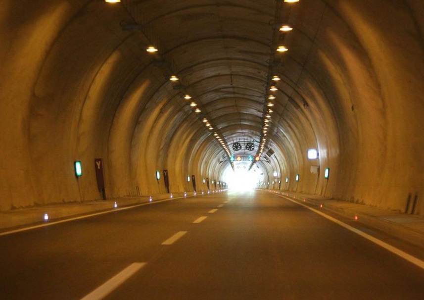 Sudar tri vozila u tunelu, povrijeđeni prebačeni u Bolnicu Foča