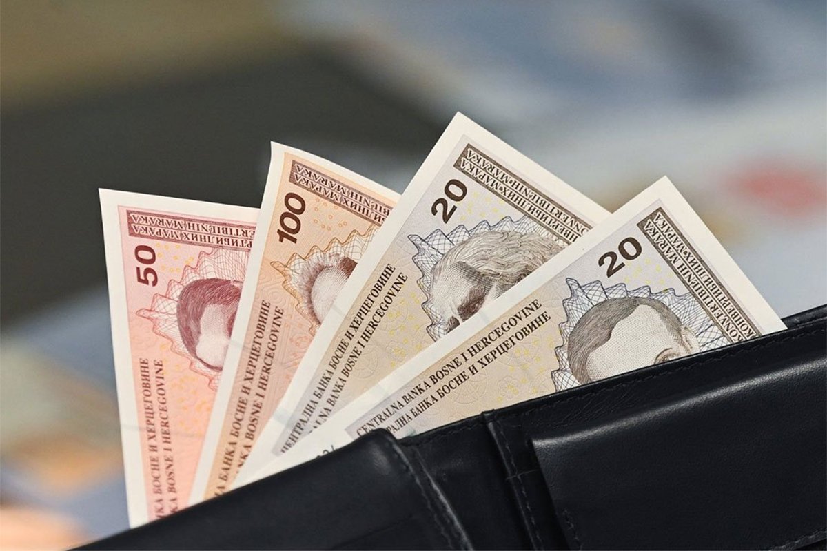 Počela isplata novembarske penzije: Najveća 3.547 KM