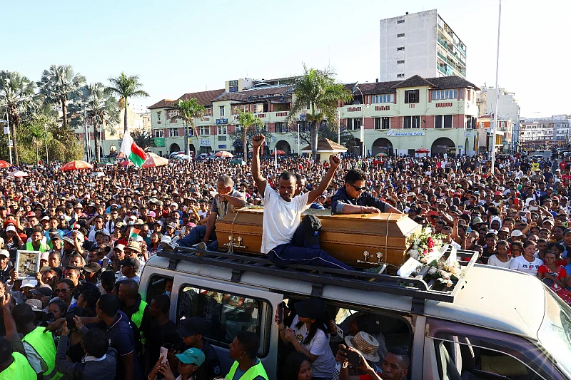 Madagaskar u haosu: predsjednik pobjegao, vojska podržala narod