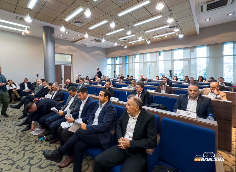 Bijeljina: Počela 8. redovna sjednica Skup&scaron;tine grada (FOTO)