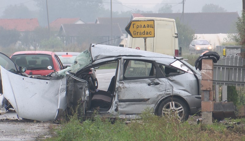 U nesreći kod Bijeljine poginuo muškarac: Mještani čuli prasak, odmah izašli iz kuće (FOTO)