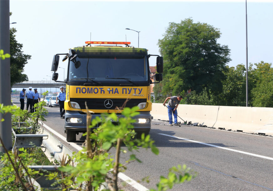 Teška nesreća kod Modriče: Sudar automobila i kamiona