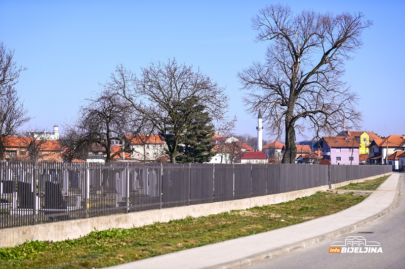Bijeljina: Rekonstruisana ograda mezarja Pilakuša, izgrađena pristupna staza i musala (FOTO)