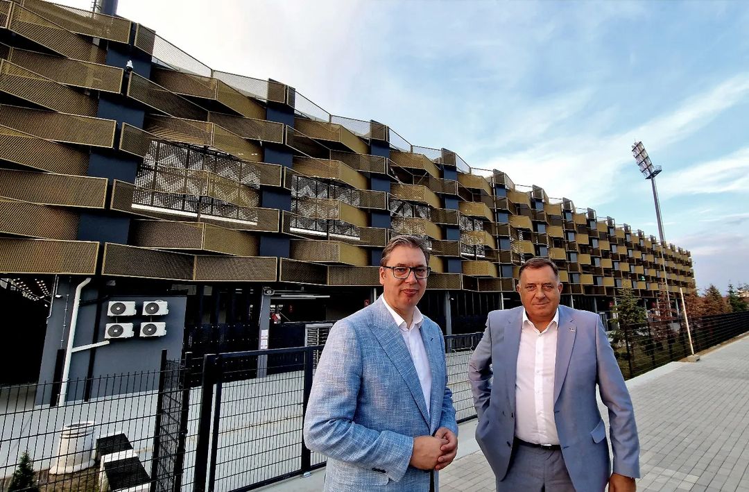 Dodik i Vučić obišli novoizgrađeni stadion u Leskovcu