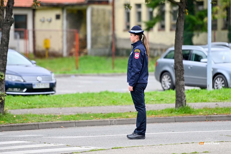 Bijeljina: Počela podjela biračkog materijala, sve nadzire policija (FOTO)