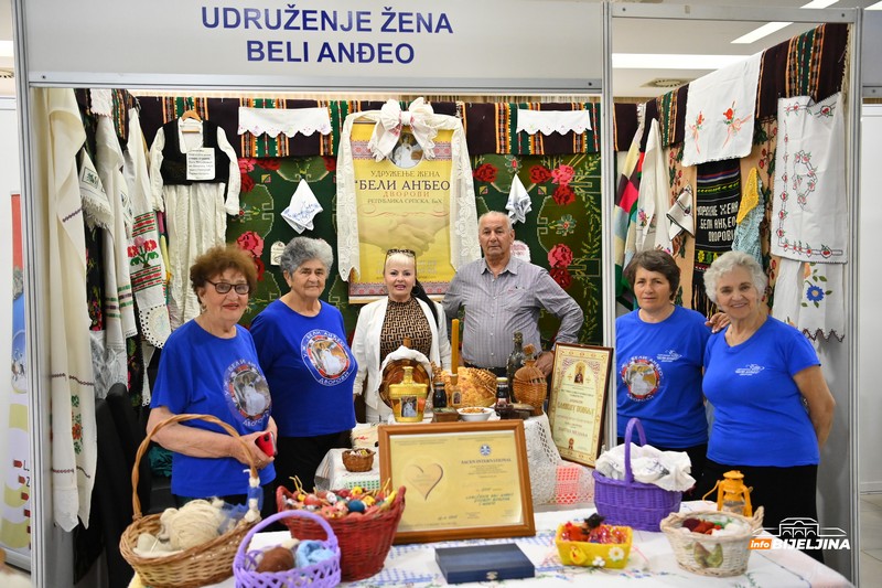 U Bijeljini počeo Sajam turizma i gastrokulture: Pred posjetiocima oko 70 štandova, ulaz besplatan (FOTO)