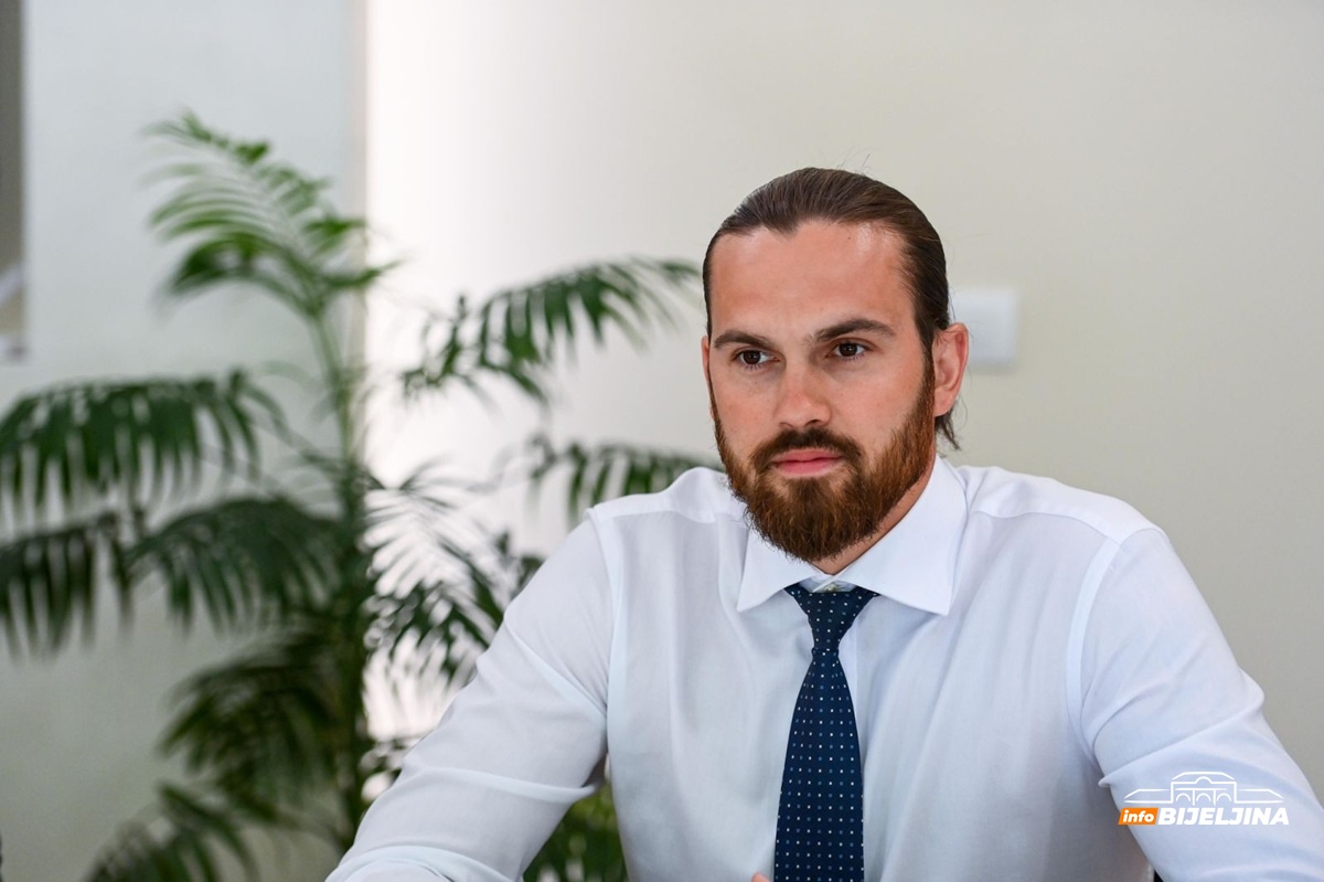 Stanišić: U Bijeljini haotično, a gradonačelnik ponovo šeta u Banjaluku (VIDEO)