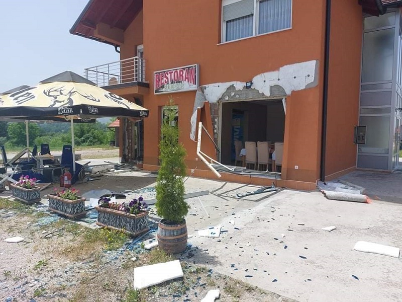 Eksplozija u restoranu kod Zvornika, sumnja se na plin (FOTO) 