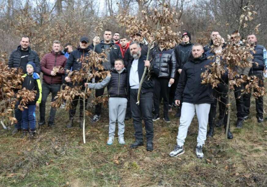 Dječaci sa Kosova koji su prošle godine ranjeni na Badnji dan ponovo došli po badnjak