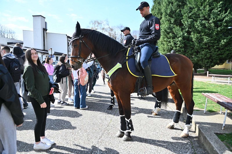 Bijeljina: Promovisana Srednja škola unutrašnjih poslova, uskoro upis za 150 kadeta! (FOTO)