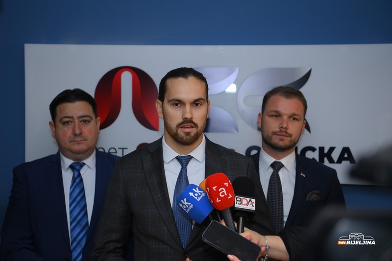 U Bijeljini otvorene prostorije Pokreta Sigurna Srpska, Stanivuković poručio: “Važno je da je narod s nama” (FOTO)