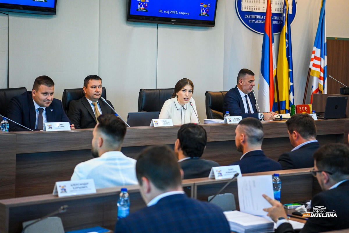 “Ćutolozi” u Skupštini Grada Bijeljina: Četiri odbornika se nijednom nisu javila za riječ (SPISAK)
