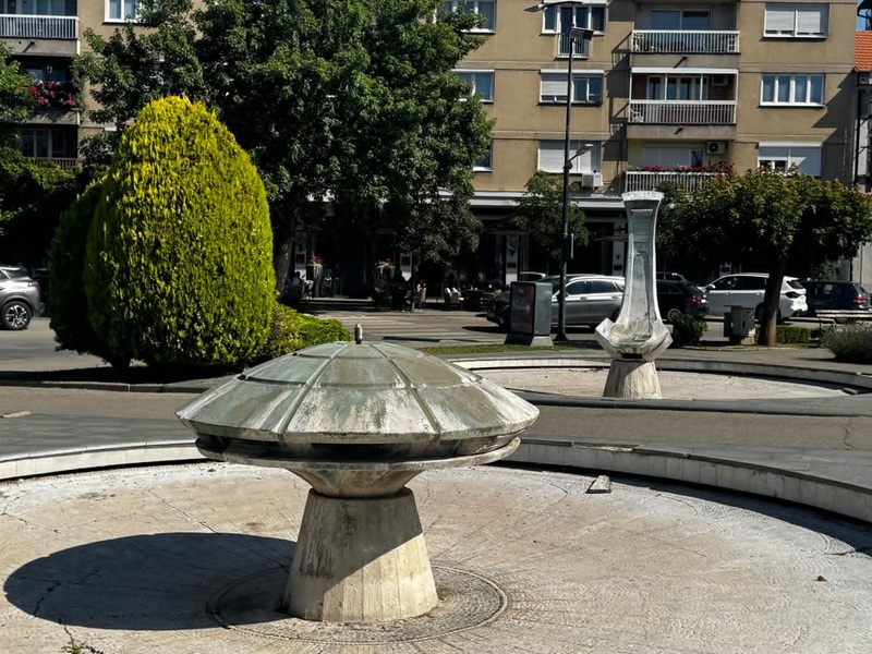 Bijeljina: Ne rade fontane ispred Gradske uprave, nadležni otkrili razlog i najavili sanaciju ploča