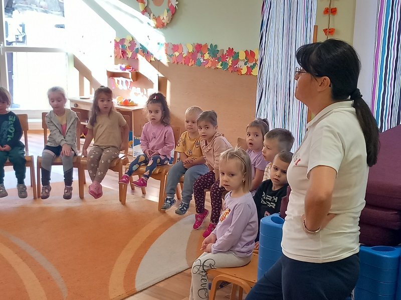 Bijeljina: Počela „Nedjelja zdravog života“, mališani izložili radove od povrća i voća (FOTO)