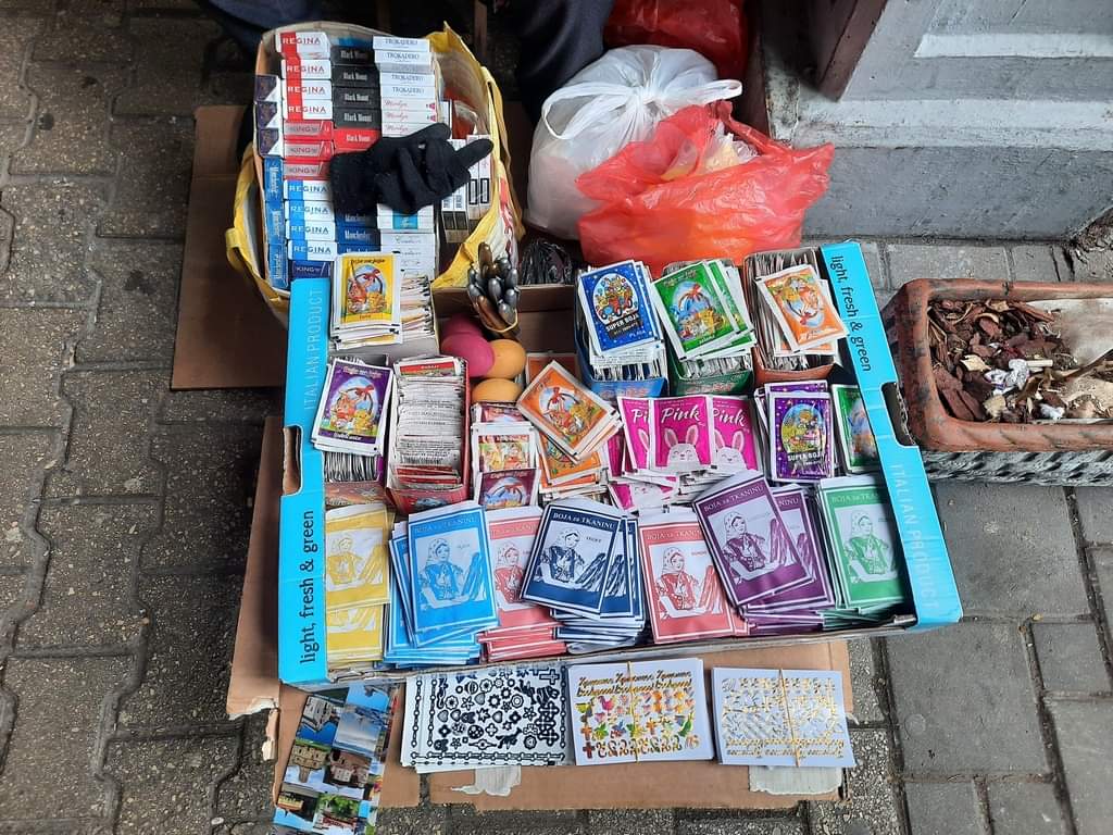 Vaskršnja prodaja kod bijeljinske Zelene pijace: Ruske boje za jaja tri puta skuplje od 