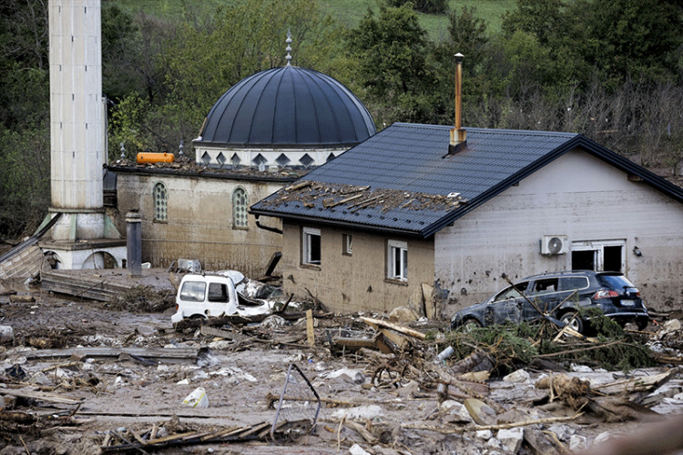 Tripković: Tragamo za dva vozila u kojima je, sumnja se, više osoba