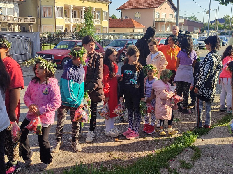 Romi u Bijeljini obilježili Đurđevdan i dolazak proljeća (FOTO)